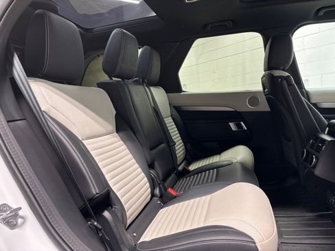 Used 2023 Land Rover Discovery S R-Dynamic image 38