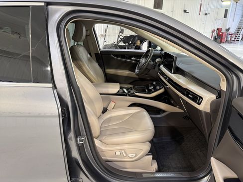 Used 2022 Lincoln Nautilus Standard w/ Premium Package image 13