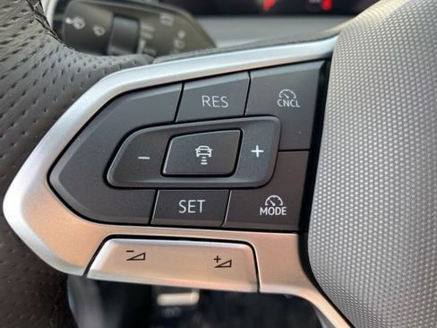 New 2026 Volkswagen Tiguan SE R-Line AWD/4WD image 29