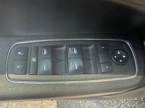 Used 2019 Chrysler 300 S RWD image 29