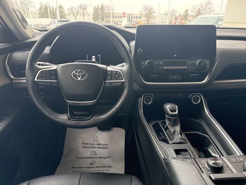 Certified 2024 Toyota Grand Highlander Platinum image 10
