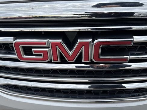 Used 2019 GMC Acadia SLT image 8