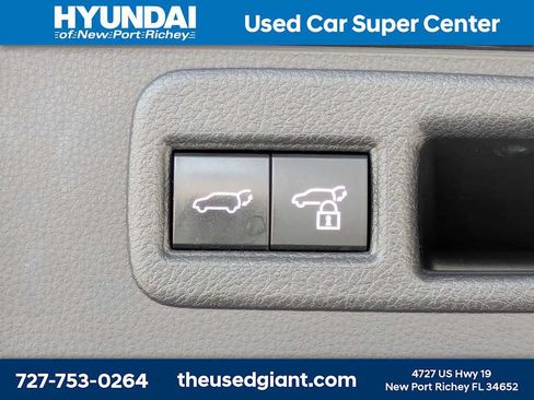 Used 2022 Toyota Venza Limited AWD/4WD image 13
