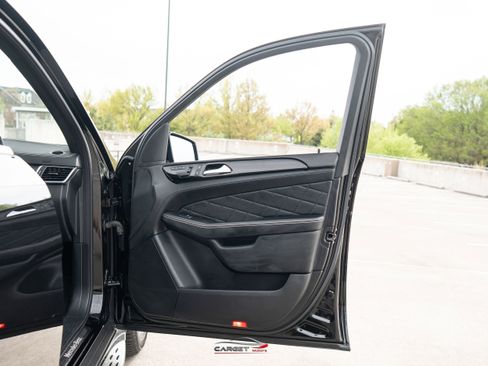 Used 2015 Mercedes-Benz GL 450 4MATIC w/ Designo Black Leather Package image 44