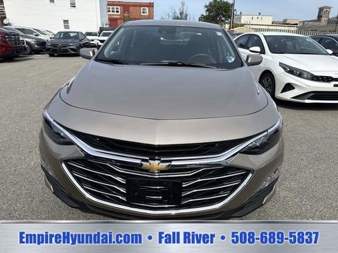 Used 2025 Chevrolet Malibu LT FWD image 11