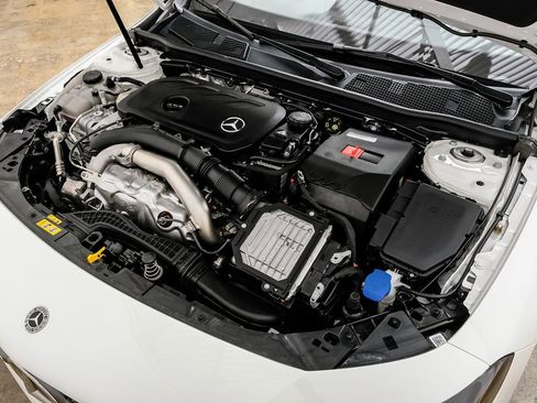 Used 2025 Mercedes-Benz CLA 250 4MATIC image 43