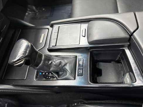 Used 2022 Lexus ES 300h w/ Premium Package FWD image 31