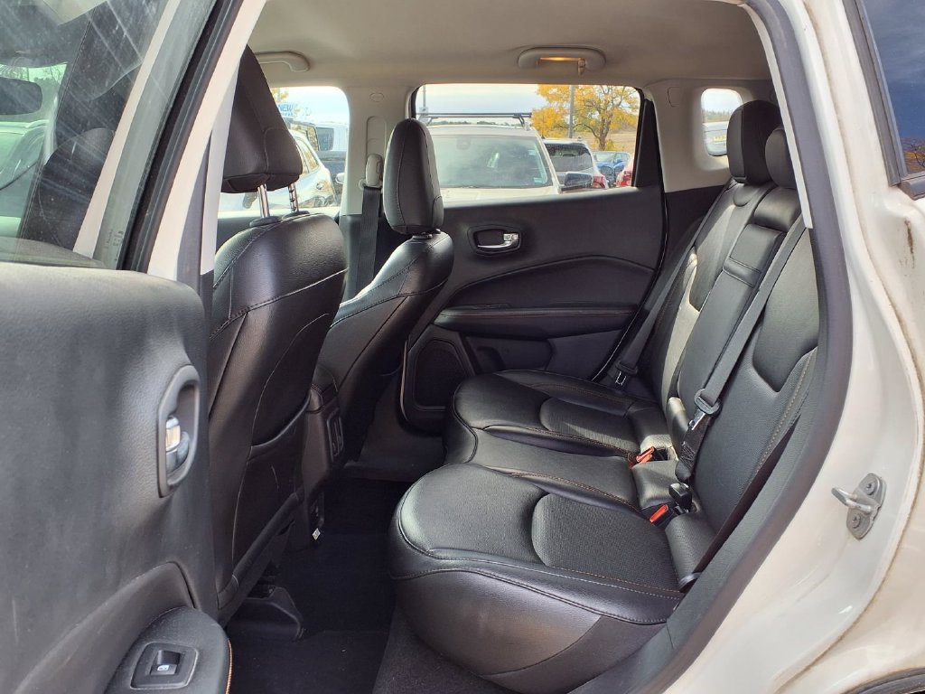 Used 2020 Jeep Compass Limited AWD/4WD image 9