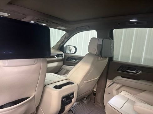 Used 2026 GMC Yukon Denali w/ Denali Reserve Package AWD/4WD image 15