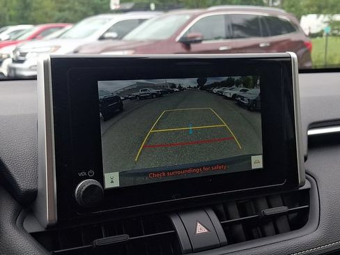 Used 2025 Toyota RAV4 LE AWD/4WD image 17