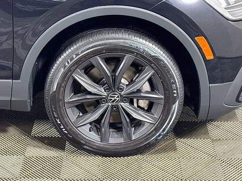Certified 2022 Volkswagen Tiguan SE w/ Panoramic Sunroof Package image 24