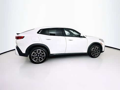 Used 2025 BMW X2 xDrive28i image 10