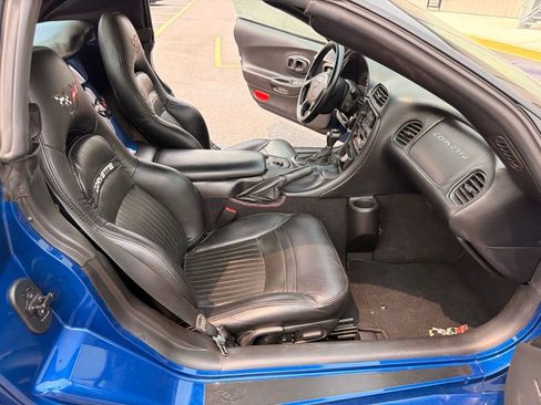 Used 2002 Chevrolet Corvette Convertible w/ Preferred Equipment Group2 RWD image 13
