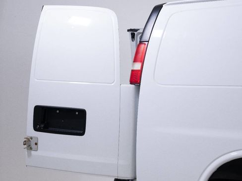 Used 2014 Chevrolet Express 3500 3500 3dr Extended Cargo Van image 47