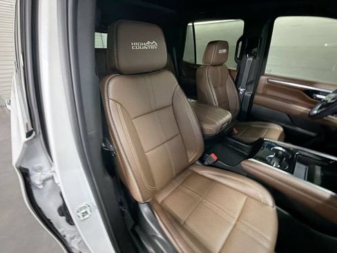 Certified 2025 Chevrolet Tahoe High Country RWD image 29