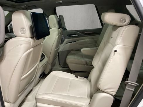 Used 2024 Cadillac Escalade Premium Luxury Platinum AWD/4WD image 27
