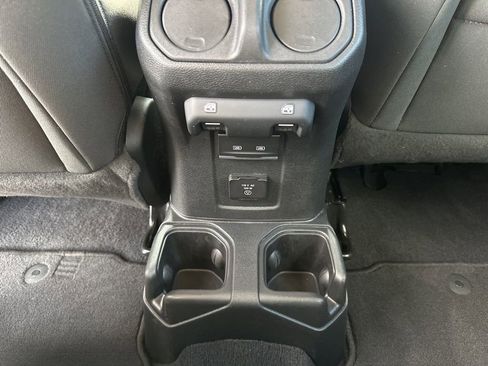 Used 2023 Jeep Wrangler Sahara image 12