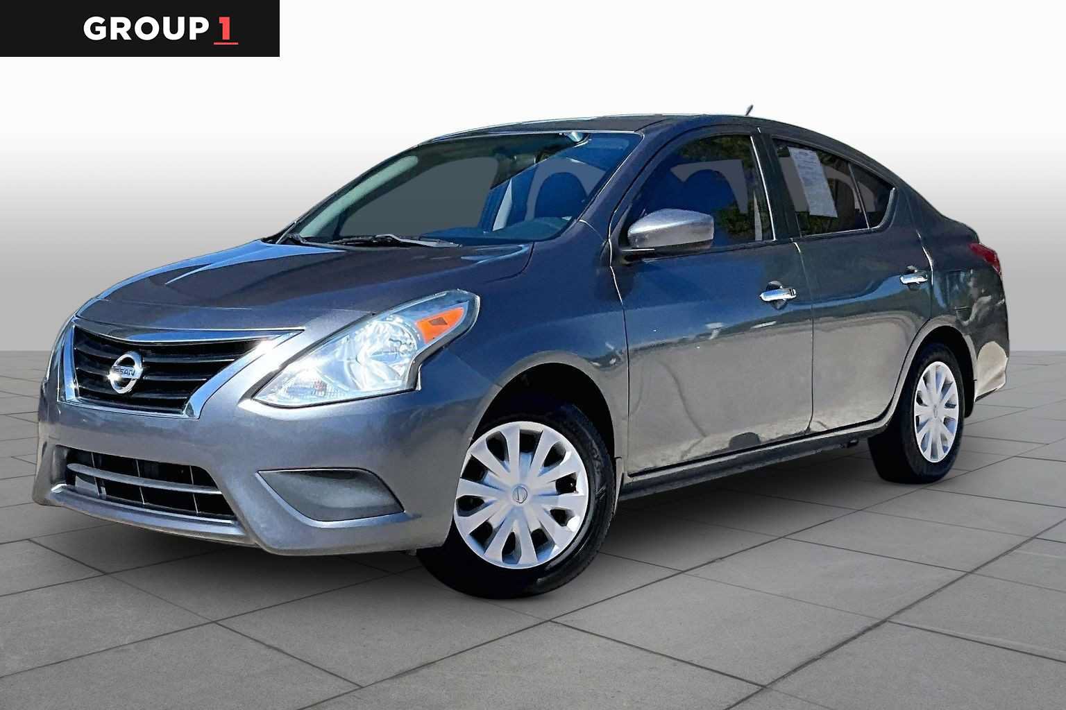 Used 2016 Nissan Versa SV FWD image 1