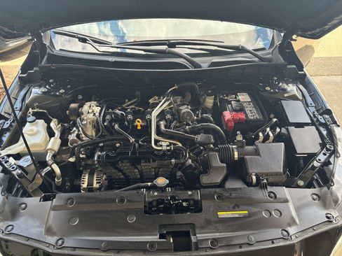 Used 2025 Nissan Altima 2.5 SV FWD image 33