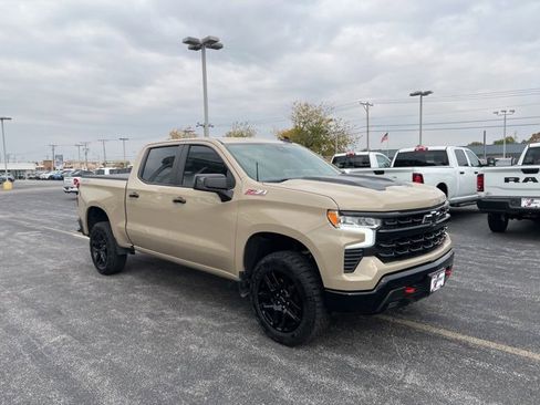 Used 2022 Chevrolet Silverado 1500 LT Trail Boss image 7