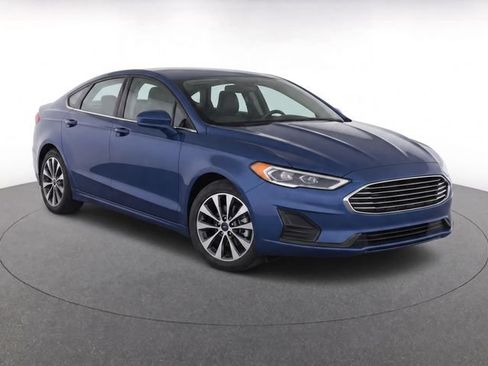 Used 2019 Ford Fusion SE AWD/4WD image 2