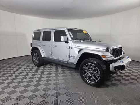 Used 2024 Jeep Wrangler High Altitude AWD/4WD image 23