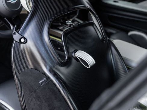 Used 2025 Aston Martin Vanquish RWD image 25