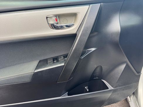 Used 2017 Toyota Corolla LE FWD image 22
