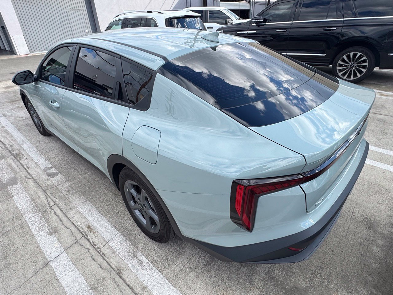 Certified 2025 Kia K4 FWD image 3