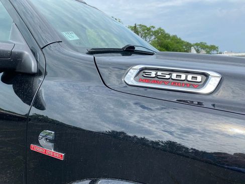 Used 2022 RAM 3500 Limited AWD/4WD image 3