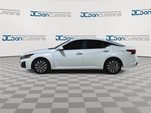 Used 2023 Nissan Altima 2.5 SV image 5