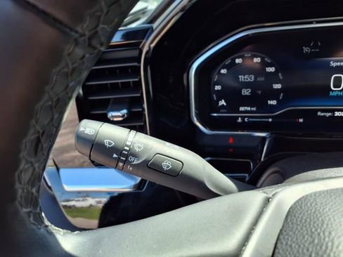 Used 2025 Chevrolet Silverado 1500 LT image 68