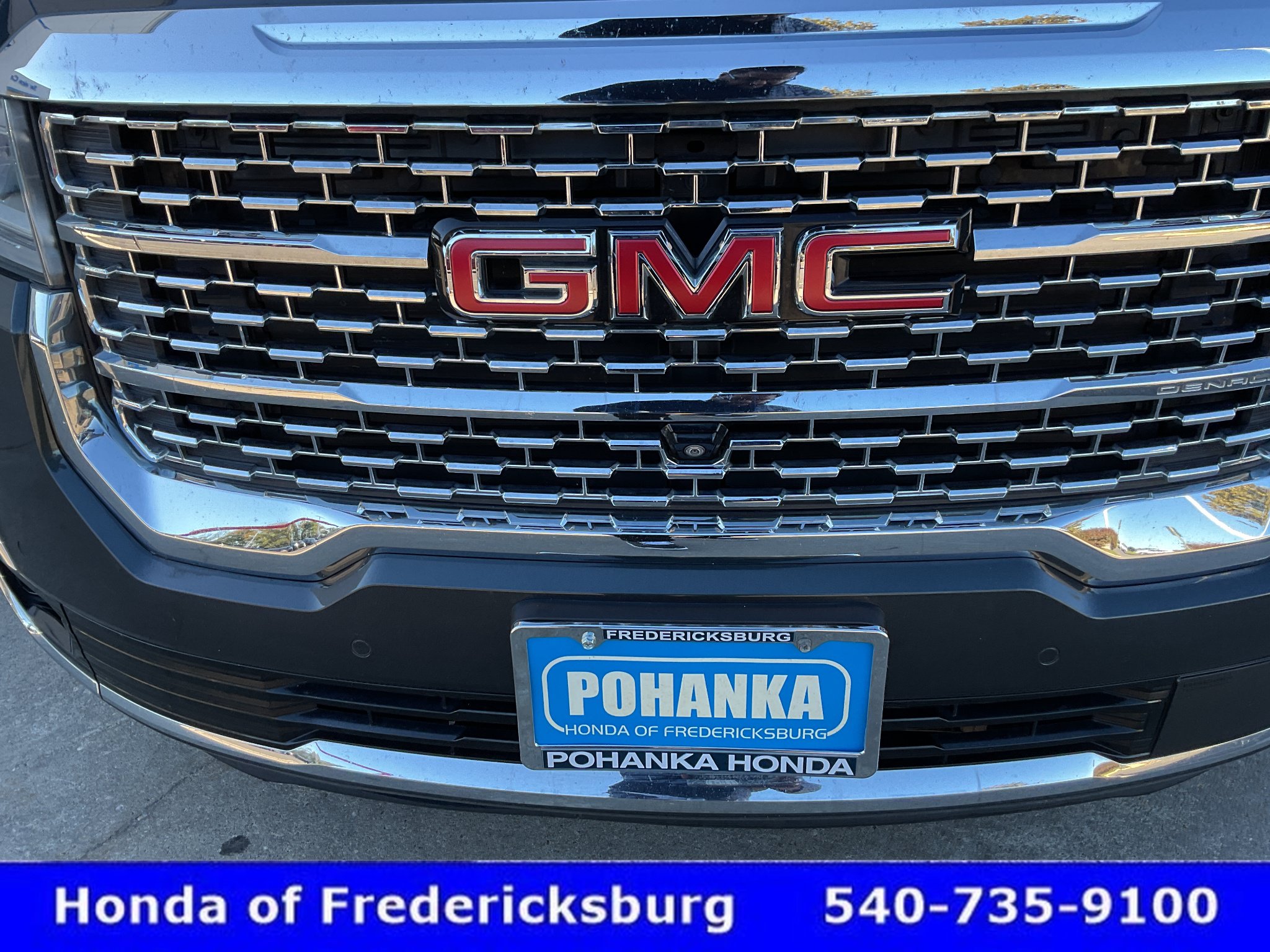 Used 2023 GMC Acadia Denali w/ Denali Ultimate Package FWD image 16