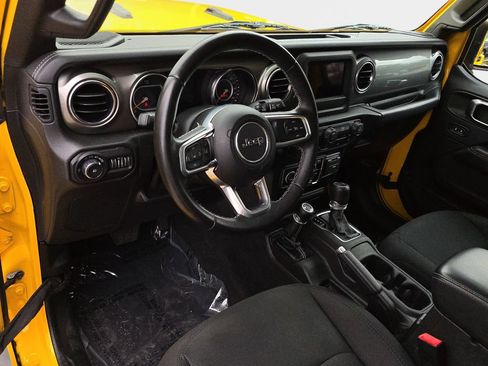 Used 2019 Jeep Wrangler Unlimited Sahara AWD/4WD image 19
