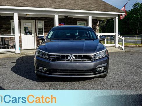 Used 2018 Volkswagen Passat 2.0T SE image 11