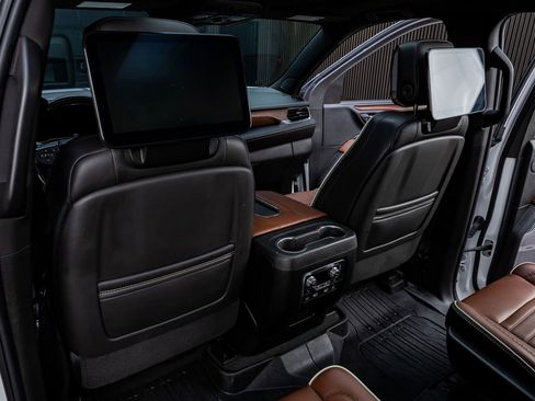 Used 2023 GMC Yukon Denali Ultimate w/ LPO, Floor Liner Package image 33