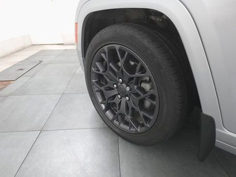 Used 2024 Jeep Grand Cherokee L Summit image 30