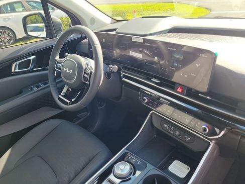 New 2026 Kia Carnival SX Prestige FWD image 8