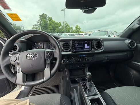 Used 2021 Toyota Tacoma TRD Off-Road AWD/4WD image 16