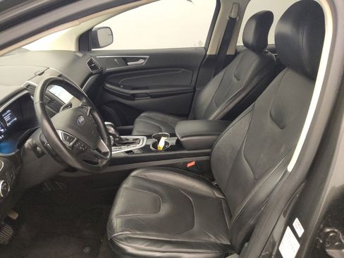 Used 2018 Ford Edge Titanium w/ Technology Package FWD image 17