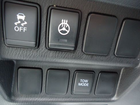 Used 2018 Nissan Pathfinder SV w/ SV All Weather Package AWD/4WD image 14