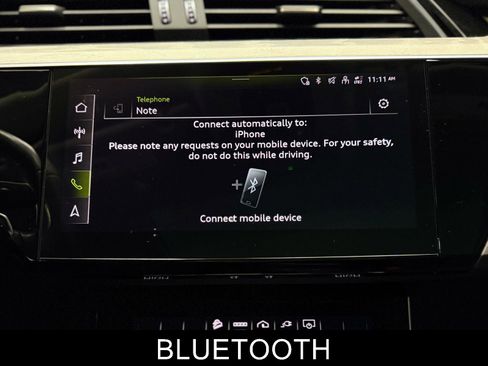 Used 2022 Audi e-tron Premium w/ Convenience Plus Package image 27