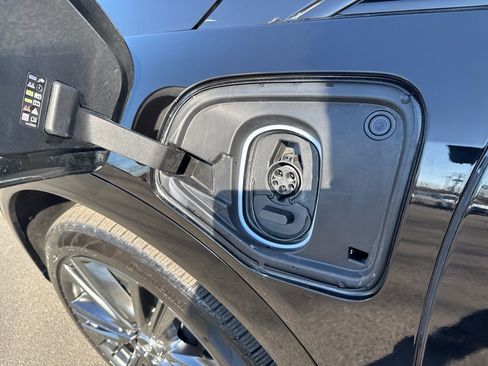 Used 2025 Cadillac Optiq Sport 2 image 12