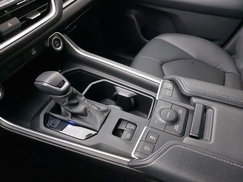 Used 2024 Toyota Grand Highlander AWD image 28