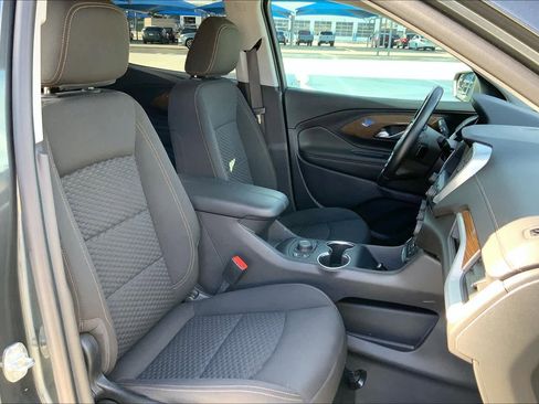 Used 2020 GMC Terrain SLE w/ Driver Convenience Package FWD image 8