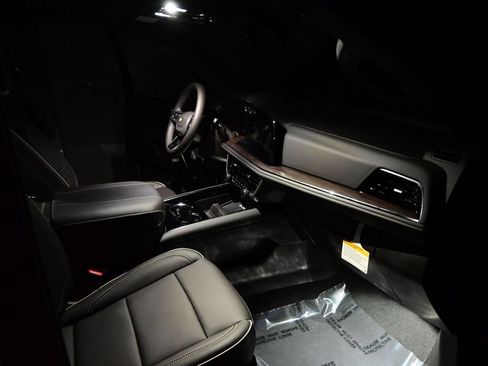 New 2026 Chevrolet Suburban Premier AWD/4WD image 54