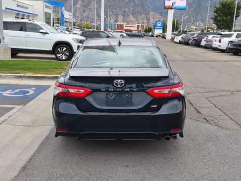 Used 2019 Toyota Camry SE FWD image 7