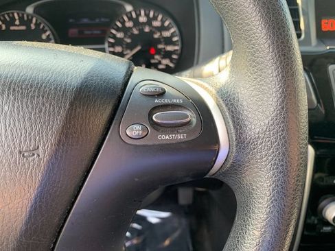 Used 2015 Nissan Pathfinder S AWD/4WD image 27
