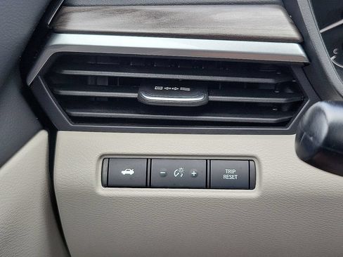 Used 2025 Nissan Altima 2.5 SV FWD image 14