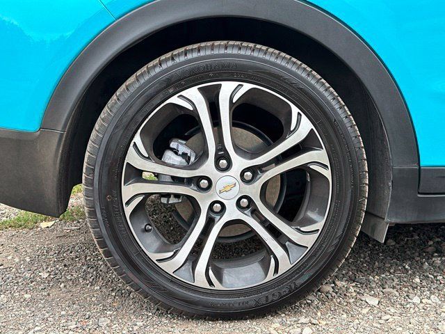 Used 2020 Chevrolet Bolt Premier w/ Infotainment Package FWD image 36